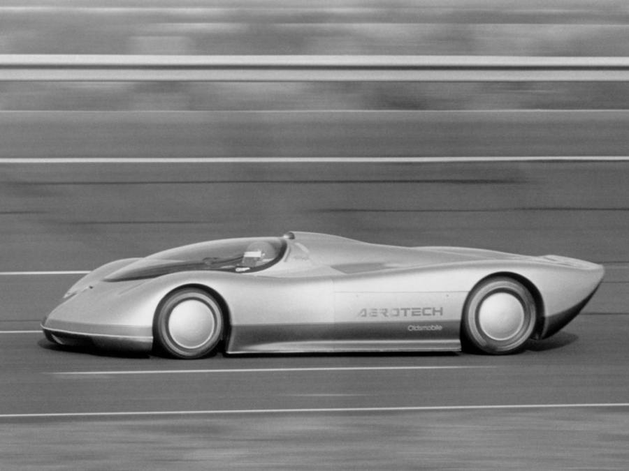  Oldsmobile Aerotech I Short Tail Concept 1987 года  (фото 7 из 7)